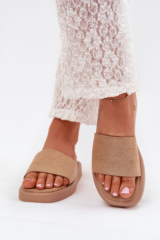 Livia – Classic Suede-Look Platform Slides