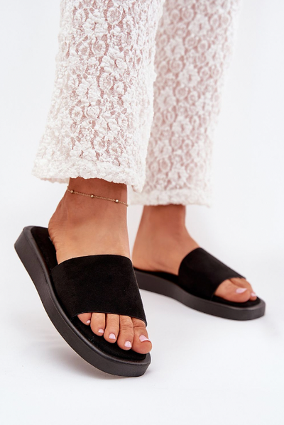 Livia – Classic Suede-Look Platform Slides