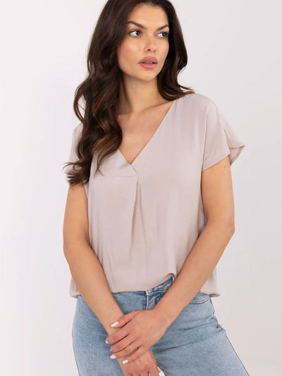 Léa EcoVibe Blouse – Soft Sage Elegance
