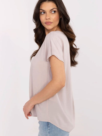 Léa EcoVibe Blouse – Soft Sage Elegance