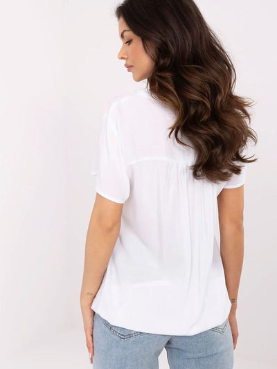 Léa EcoVibe Blouse – Soft Sage Elegance